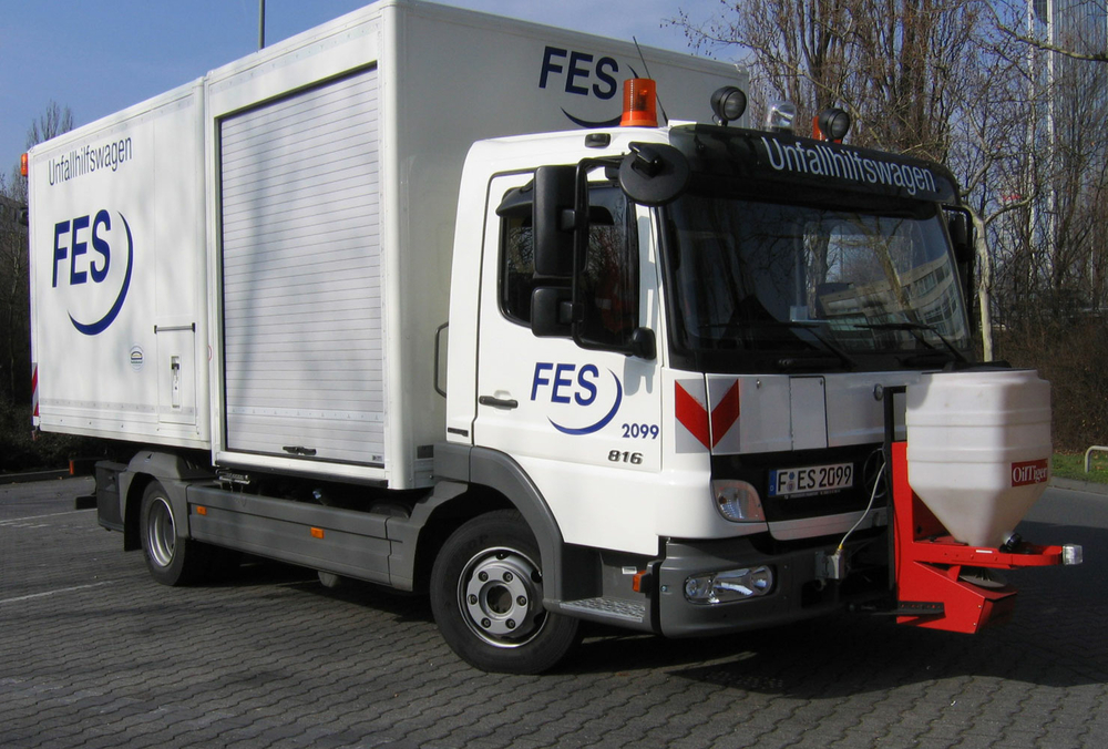Bei Unfällen hilft die FES-Gruppe mit modernen Unfallhilfswagen