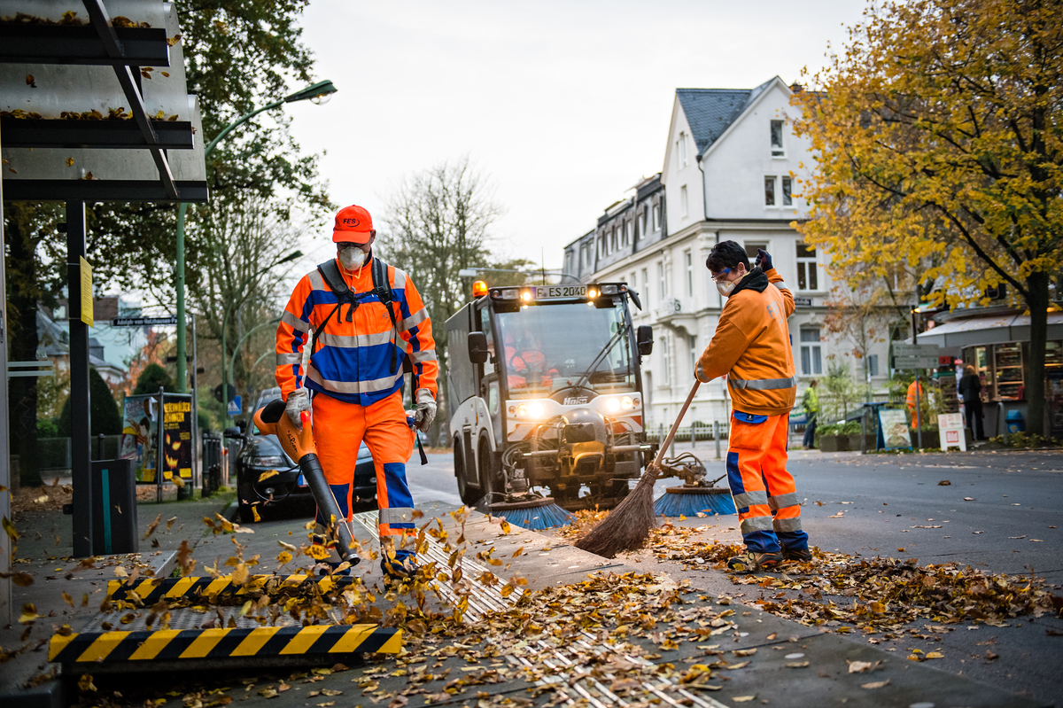 Professioneller Laubdienst und Winterdienst der FFR (FES-Gruppe) in Frankfurt am Main